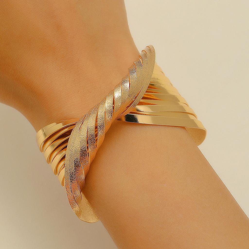 Exaggerated Cross Twisted Open Cuff Bangle Irregular Multi Layer Texture Wide Wrist Bracelet for Women European Punk Statement Hand Jewelry