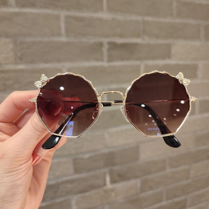 Yeni sevimli fiyonklu çocuk gözlüğü güneş gözlüğü trend moda çok yönlü güneş gözlüğü çocuklar