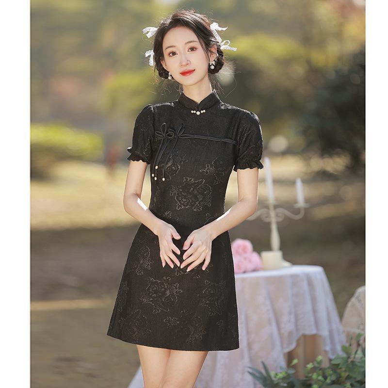 Letní cheongsamové šaty střední délky s krajkou 2025: Špičková sukně v čínském stylu pro ženy