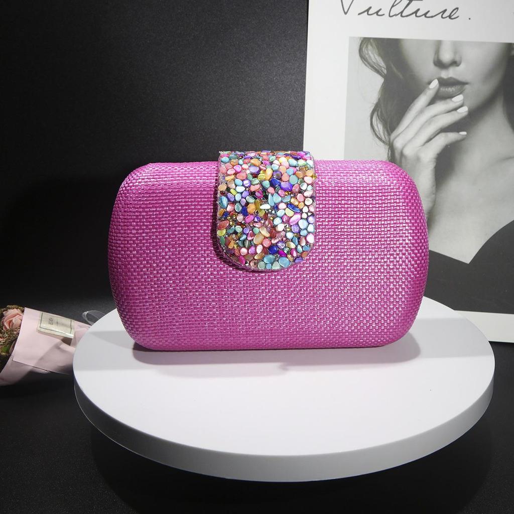 Clutch cu lanț țesut elegant - geantă de seară elegantă și versatilă