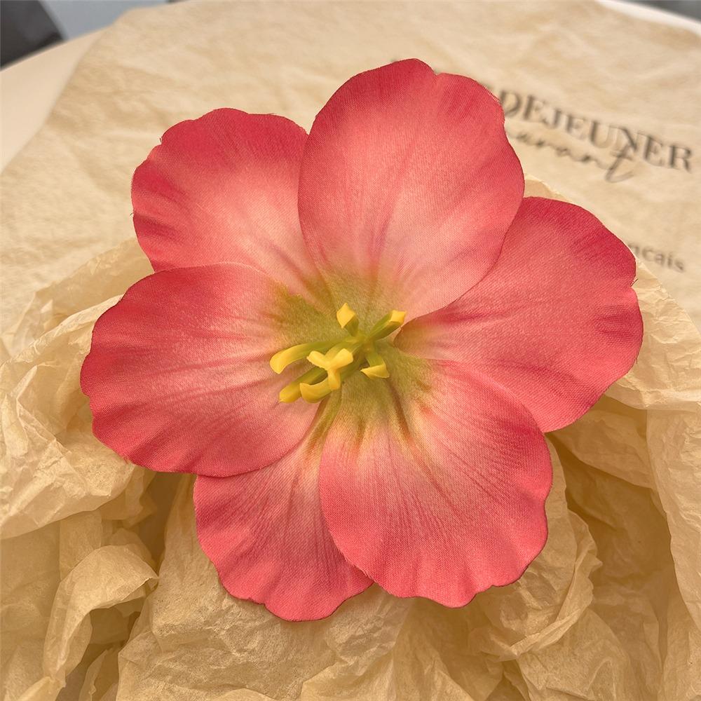 

Realistic Premium Bang Clip Vibrant Floral Side Clip for Beach Photoshoots and Vacations горячий розовый