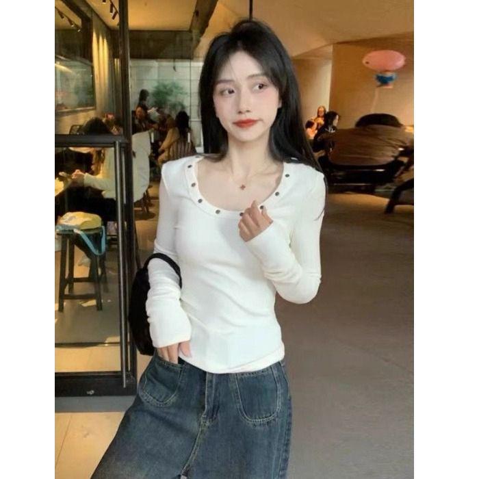 Korean Style Slim Fit Round Neck Rivet Long Sleeve Top for Women - Spring Solid Color