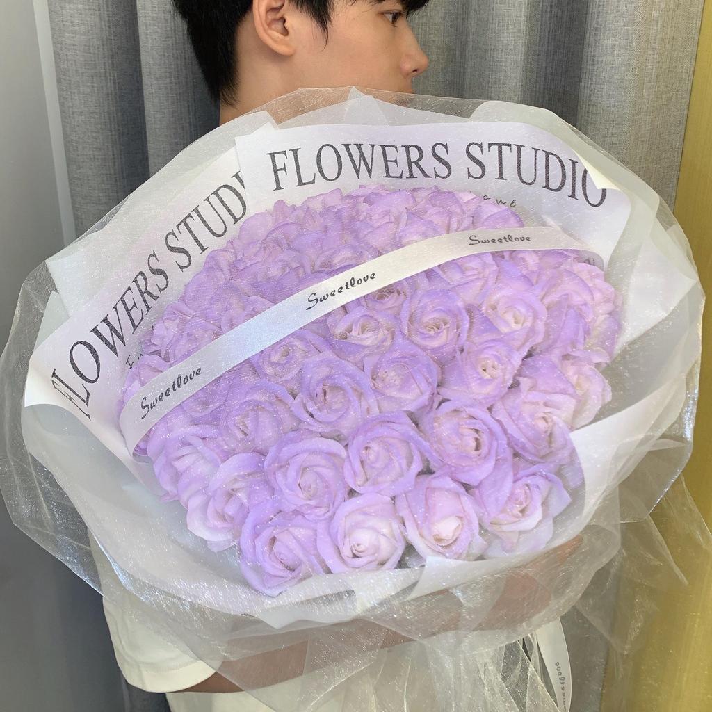 Seifenstrauß mit blauen Rosen in Crushed-Eis-Optik – Valentinstags- oder Geburtstagsgeschenk für Freund/Freundin