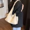Large-capacity commuter tote bag, new high-end shoulder underarm bag, simple casual women's bag