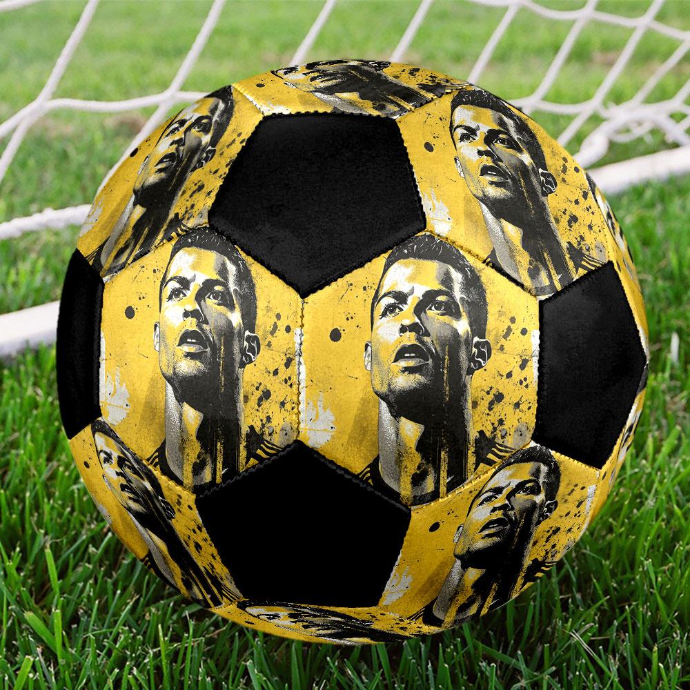 1 PZ Pallone da calcio Cristiano Ronaldo Master taglia 5 Pallone da calcio indoor Praha Colorato Per tutte le età Cucito a macchina PVC Pronto per la competizione Resistente Alta rimbalzo