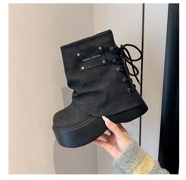 2025 New Autumn Black Popular Locomotive Looks Thin and Increases Height Thick-soled Martin Boots Women's Pants Tube Boots Small Short Boots