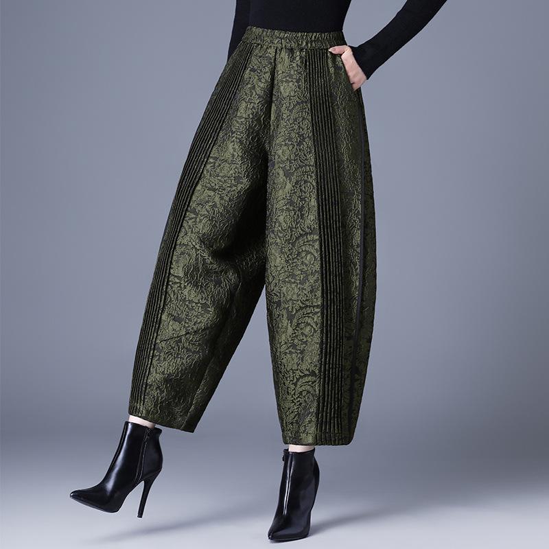 Warm Quilted Cocoon Pants for Middle-Aged Women - Chinese Style, Age-Reducing, Autumn/Winter Cotton, Loose Fit, Casual Tulip Design