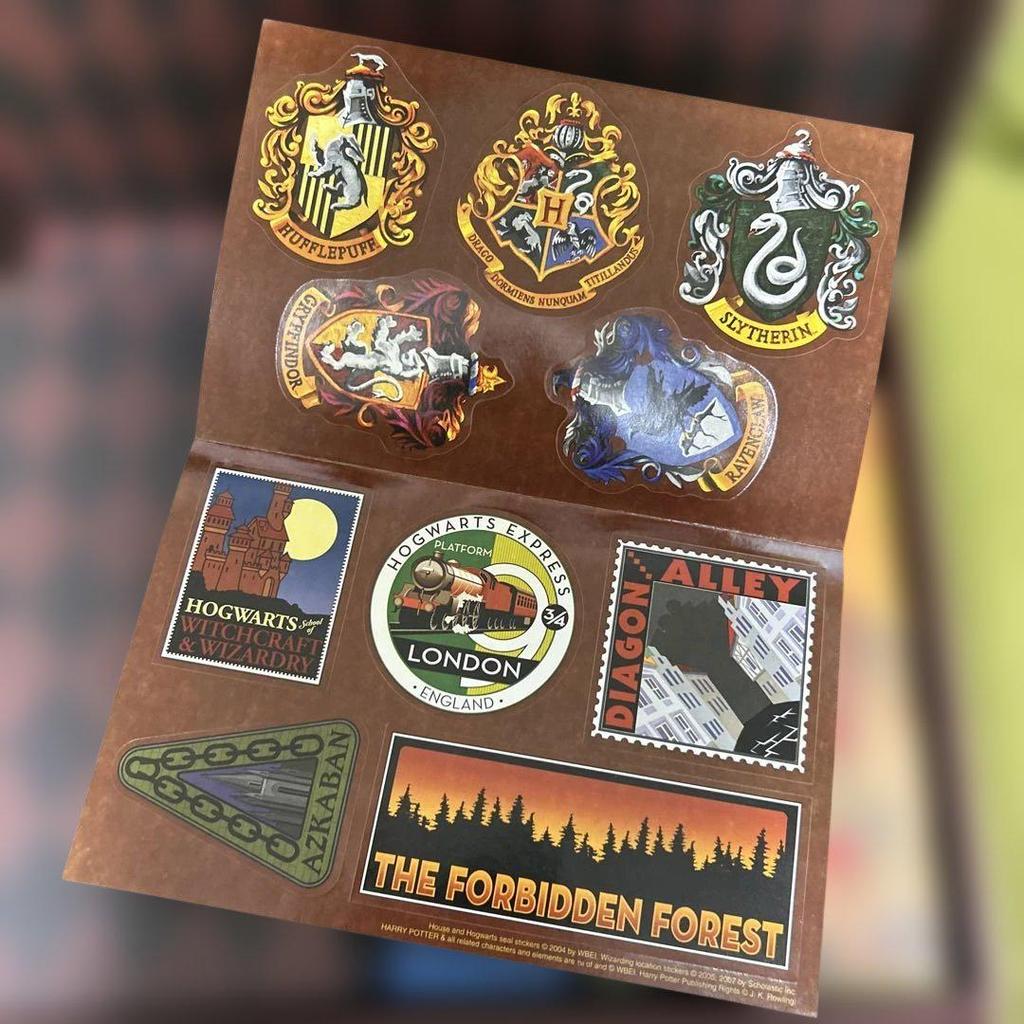 [USED] Harry Potter complete set in special box (trunk-shaped)