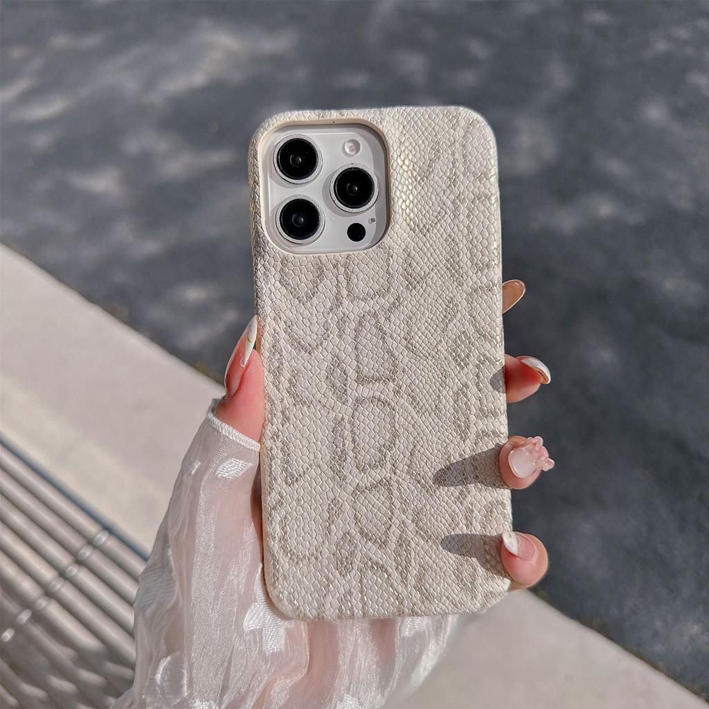 New shockproof case for iPhone 16 Pro Max with cobra texture, exclusive design, protective