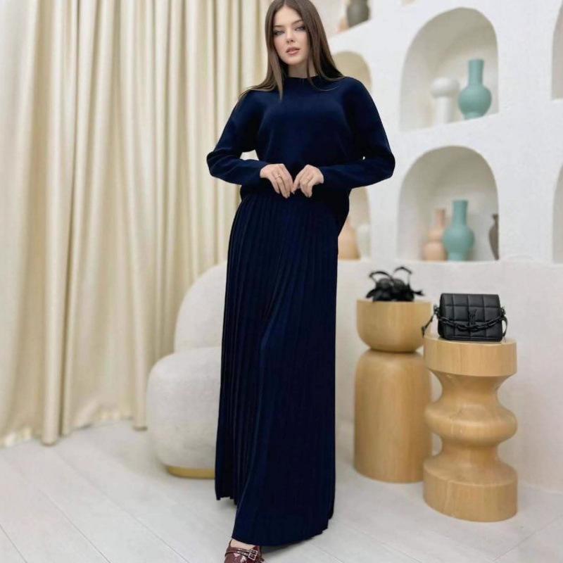 2025 Autumn Women's Round Neck Loose Knit Top & A-Line Skirt Set