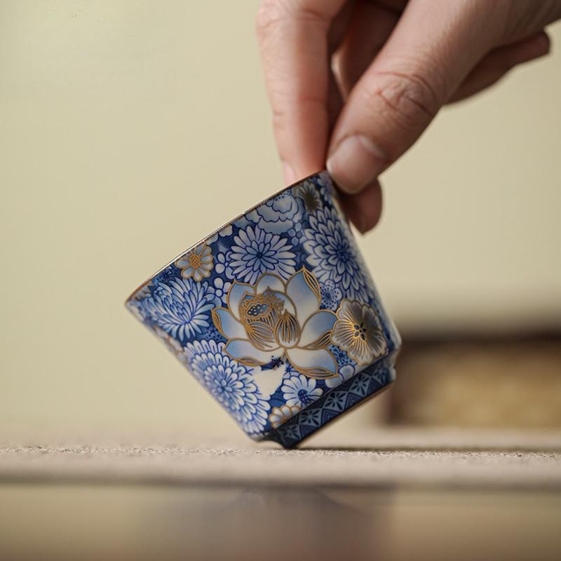 1PCS Chinese Blue and White Ceramic Teacup Anti Scaling Handmade Flowers Porcelain Tea Bowl Travel Meditation Cup Tea Set