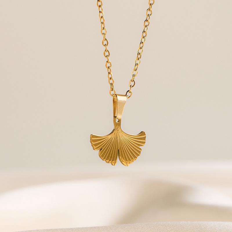18K Gold Plated Stainless Steel Ginkgo Leaf Pendant Necklace for Women - Elegant Clavicle Chain, Ideal for Daily Wear or Gifts