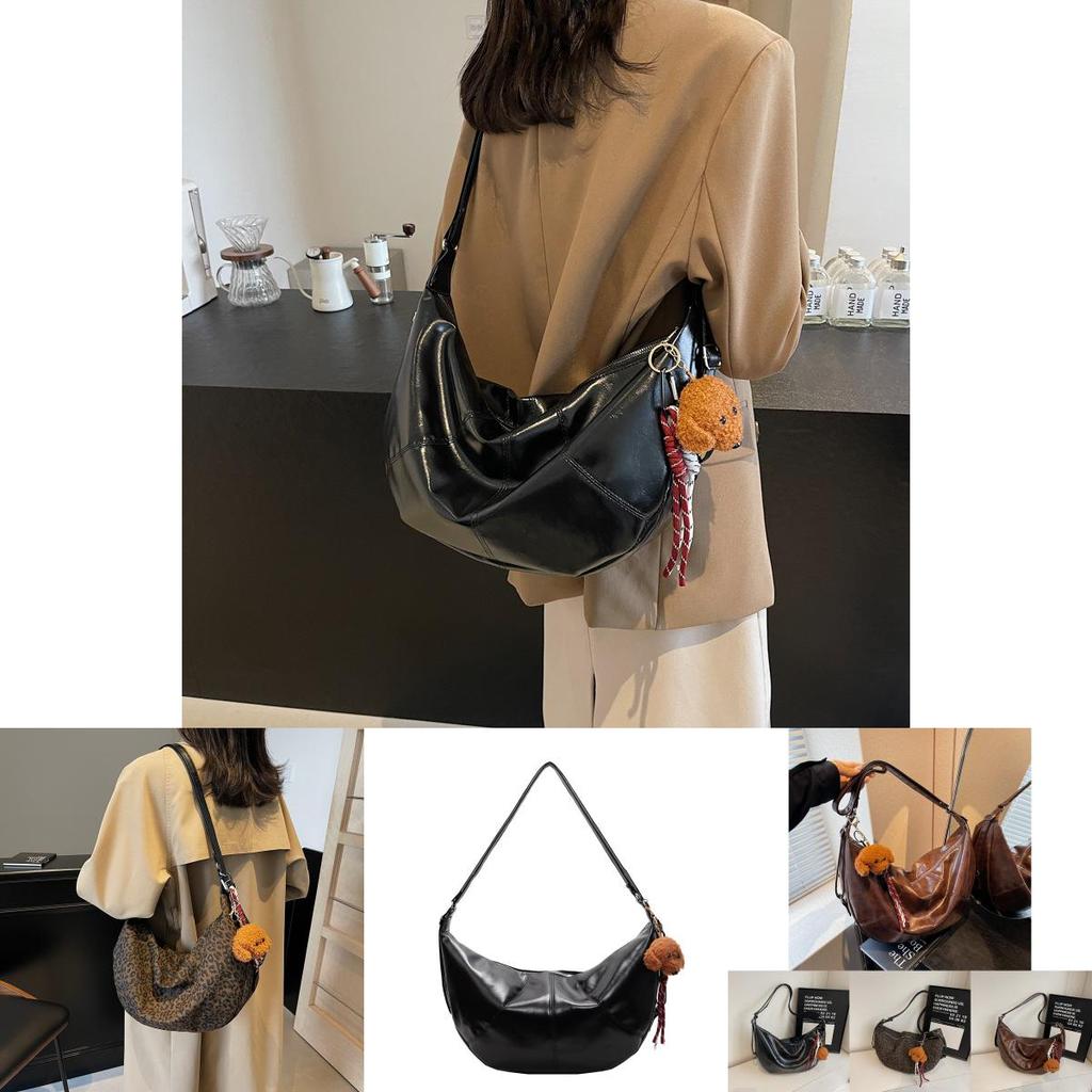 Chic And Simple Women's Dumpling Bag With Sleek Design For Everyday Casual Use