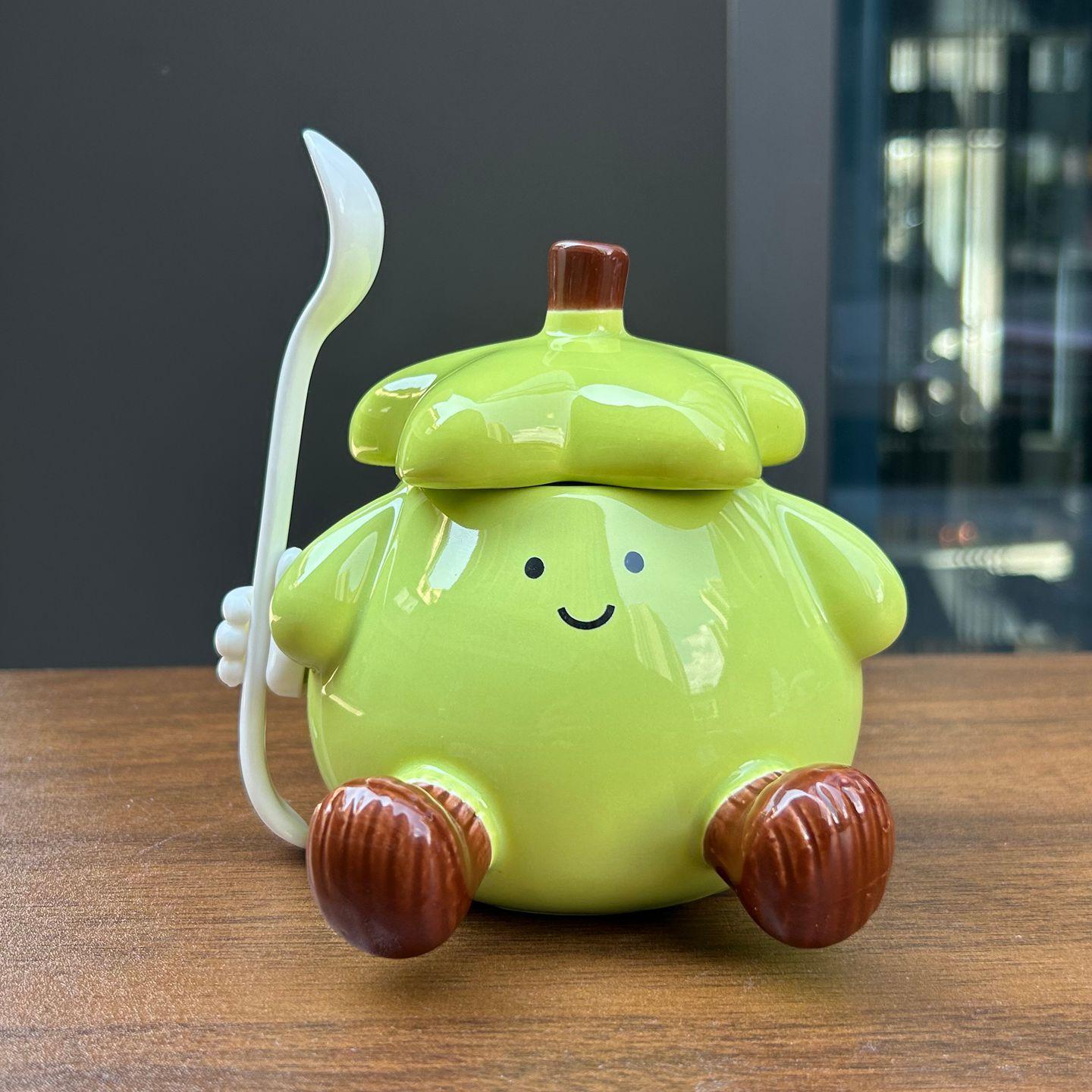 

Подарок на день рождения для девочек Кружка-баклажан с крышкой Керамическая чашка на День учителя Подарок для мальчиков с высоким внешним видом Милая чашка для воды 301-400ml