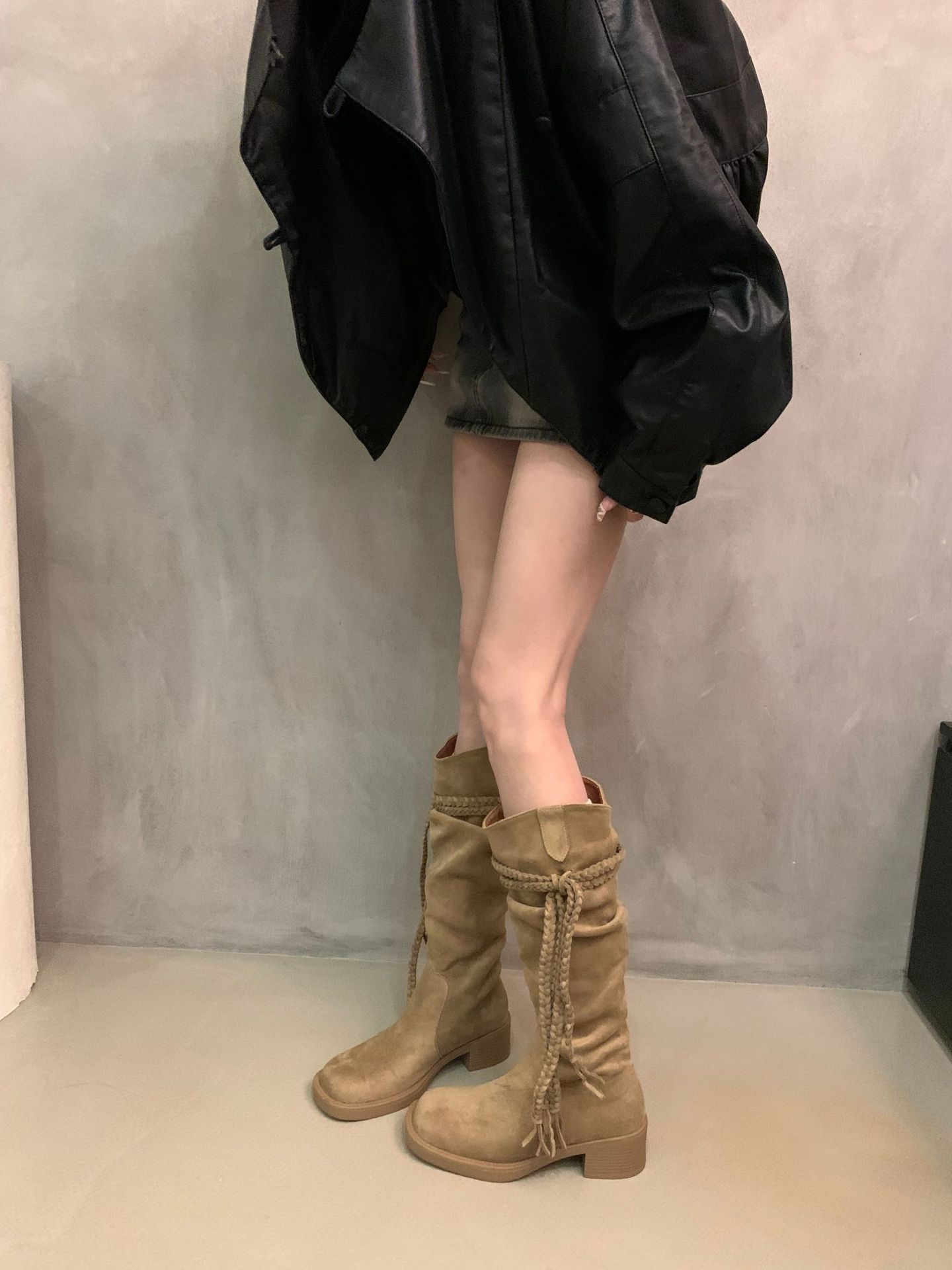 

Ретро пустошь бахрома рыцарские ботинки, но ботфорты, облегающие ботинки на толстом каблуке, женские ботинки, ковбойские ботинки 40 хаки