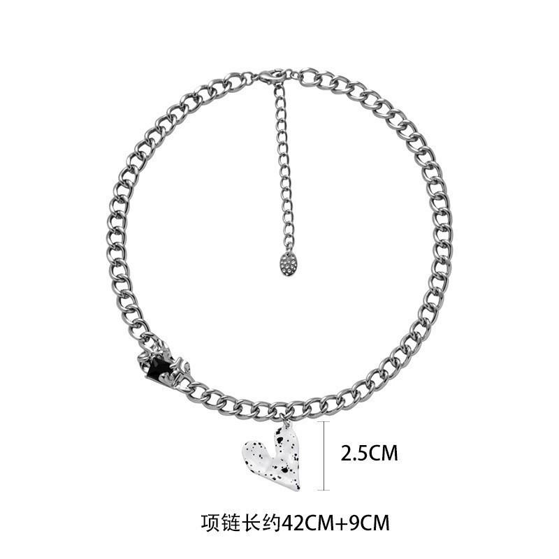 Spotted Love Necklace Exquisite Sweet and Cool Spice Girl Collarbone Chain Necklace Wholesale