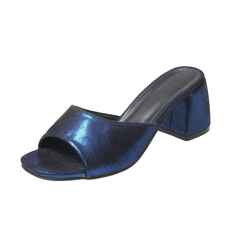 The 2025 Summer New Women's Square-toed Open-toe Slippers, Casual Thick-heeled Mid-heeled Fashionable One-line Flip-flops