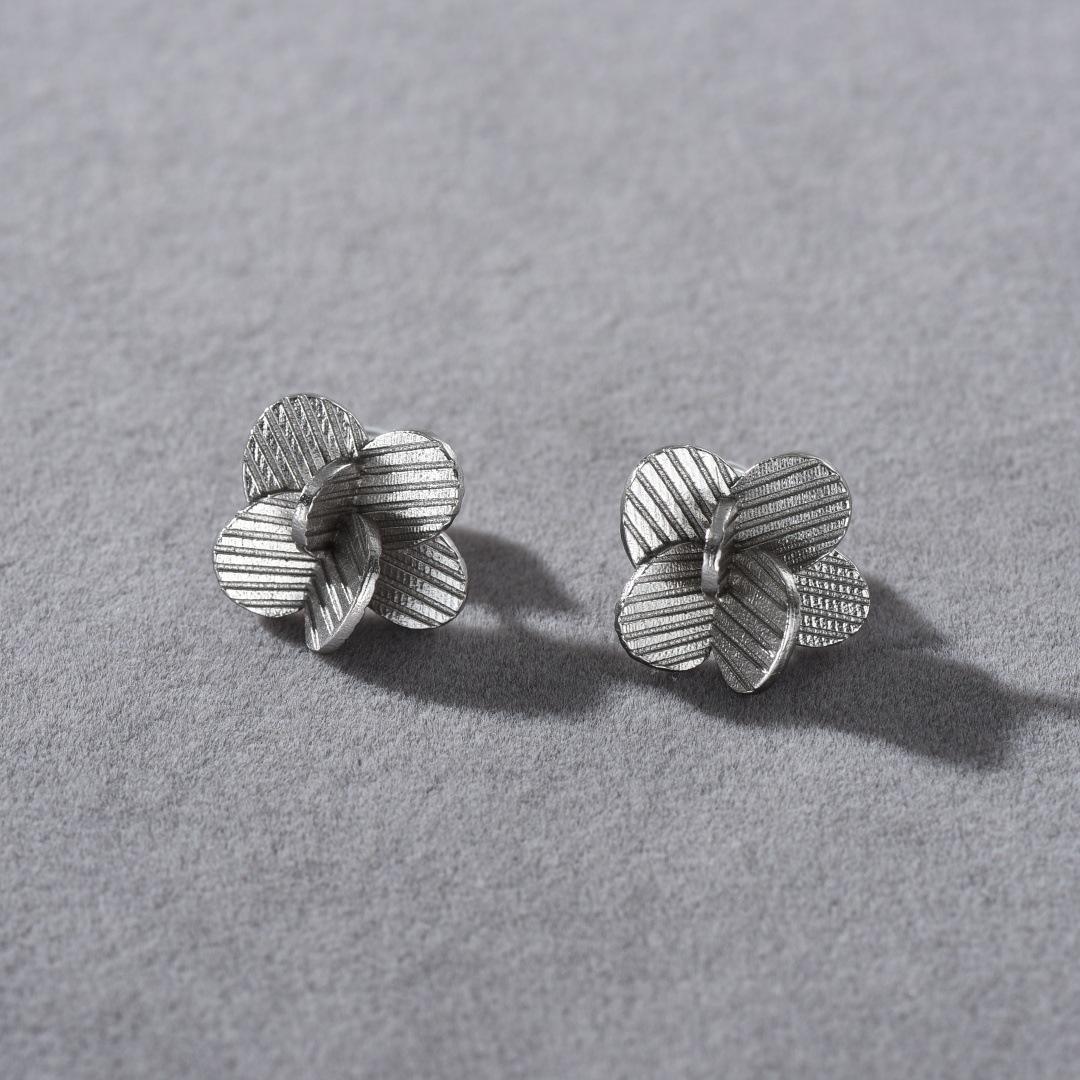

Personalized Double Butterfly Flower Shape S925 Silver Needle Stud Earrings Light Luxury Temperament Niche High Sense Exquisite Earrings