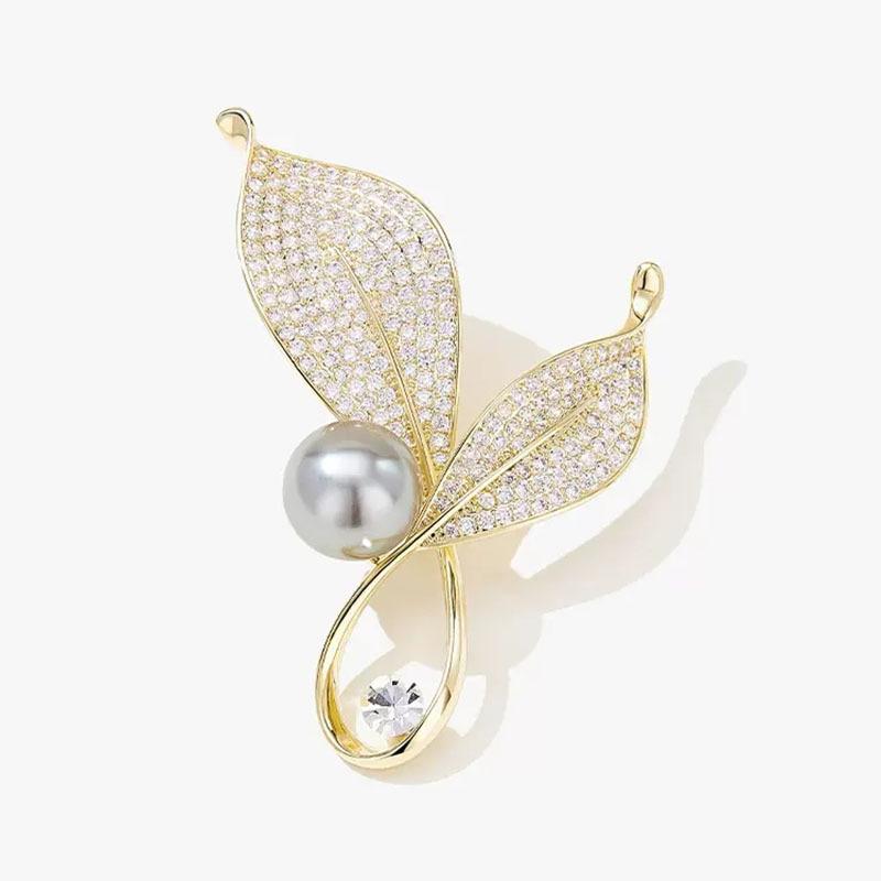 2025 New Mary Brooch Female Pearl High-end Delicate Brooch Anti-light Suit Xiaoxiangfeng Pin Accessories