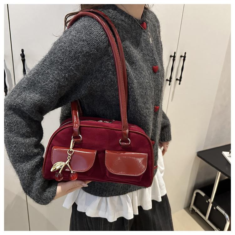 Retro Faux Suede Shoulder Bag for Women 2026 New Commuter Crossbody Purse Fashionable Handheld Underarm Bag CLE