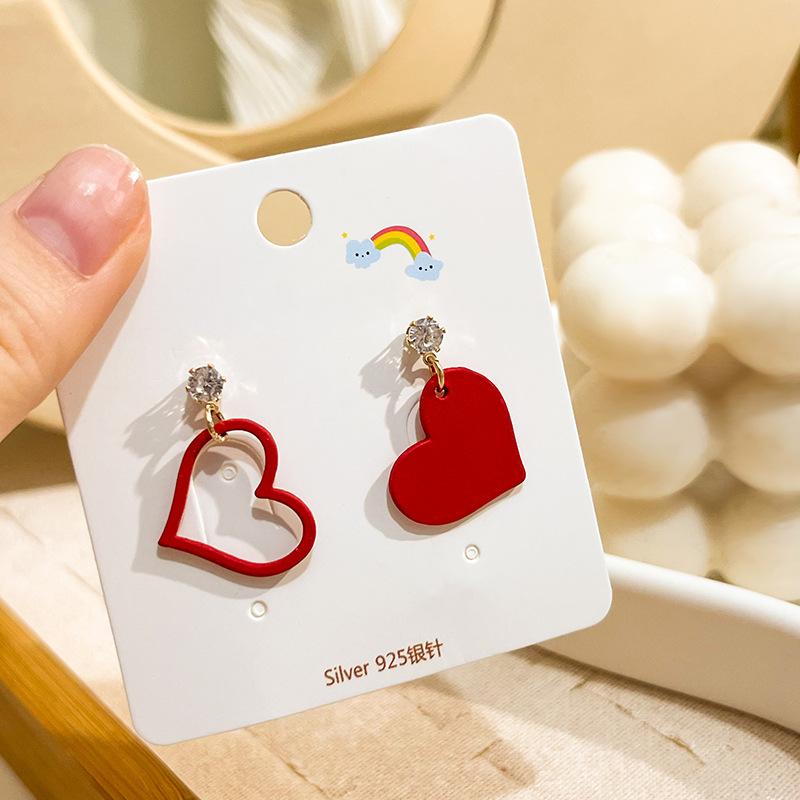 

Cute Bear Earrings, Asymmetrical Cartoon Stud Earrings, Beautiful Girl Love Fun Earrings