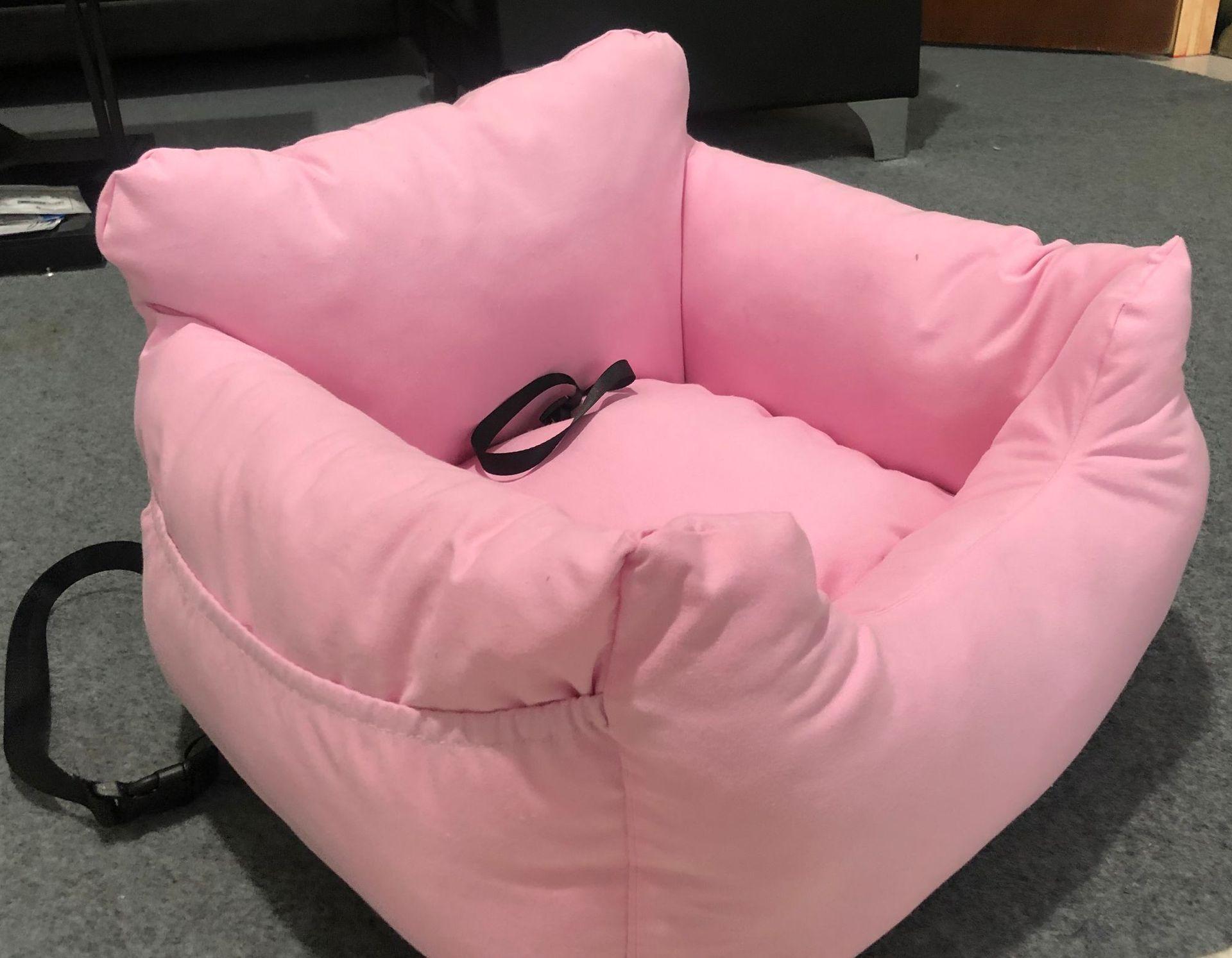 

Автомобильная будка для собак, которую можно полностью разобрать и помыть. Коврик для собачьей будки. Специальный автомобильный коврик для домашнего животного. Диван. 55*50*35cm