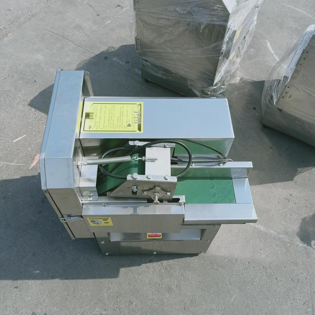 Multi-Functional Automatic Vegetable Cutter: Shreds, Slices, Dices, Cuts - Ideal for Commercial Kitchens.