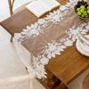 Chemin de table en dentelle avec pompons, Chemin de table vintage anti-froissage, Chemin décoratif avec broderie de fleurs et feuilles perlées pour table de salle à manger ou table basse