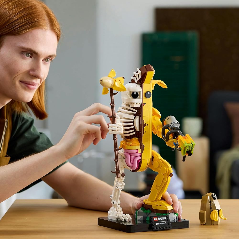 Zestaw konstrukcyjny LEGO Fortnite Peely Bone 77072 dla Dzieci i Dorosłych, Idealny na Urodziny i Dzień Ojca