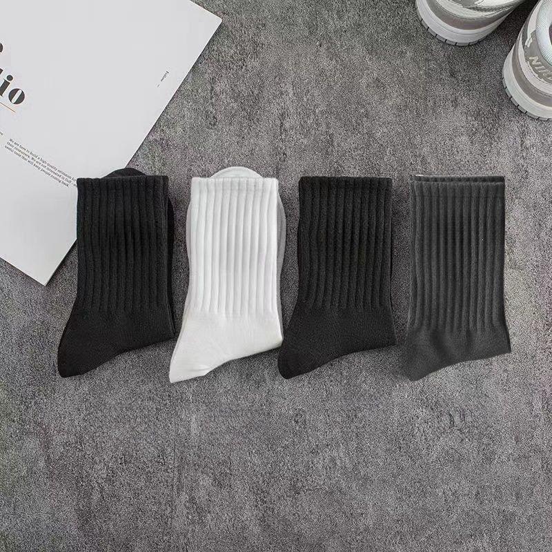 

20 Pairs Men s Mid-Calf Sports Socks - Sweat-Absorbent, Odor-Resistant for Spring & Autumn. 3 Pairs, Odor-Resistant