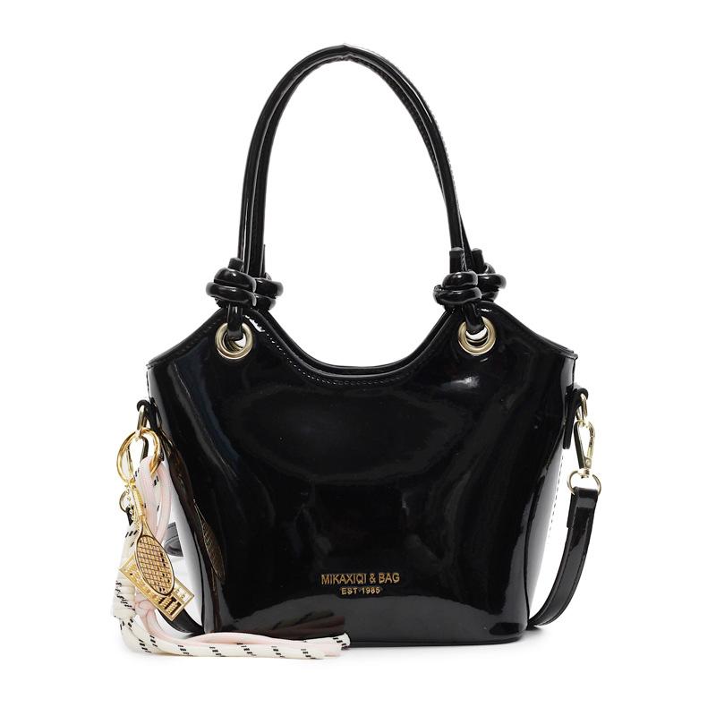 Popular Simple Retro High-end Texture Bright Leather Hand Carrying Bucket Bag Versatile Commuting Foreign Style Single Shoulder Messenger Bag Bag Fema