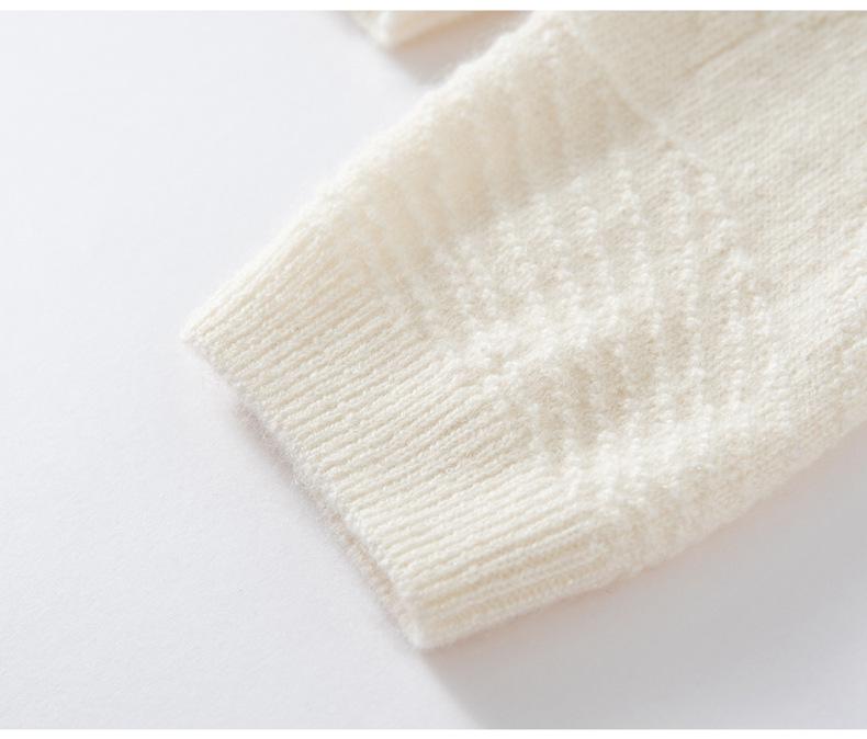 Women's Pure Cashmere Embossed Round Neck Knitwear - New Chinese Style, Loose & Versatile for Autumn/Winter