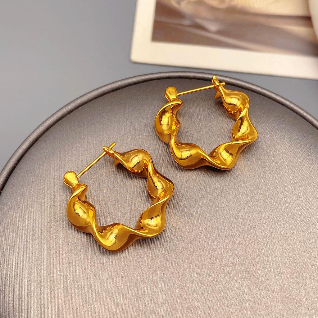 Europäische & Amerikanische Retro 18k Vergoldete Wellen-Zopfmuster Creolen: Einfaches, Exquisites und Einzigartiges Design