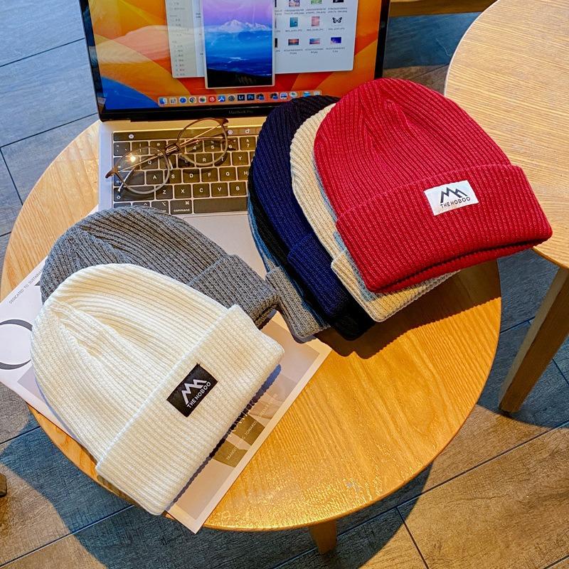 Trendy brand hats, men's and women's wool hats, autumn and winter knitted hats, couples, street thickened thermal ear hats, cold hats