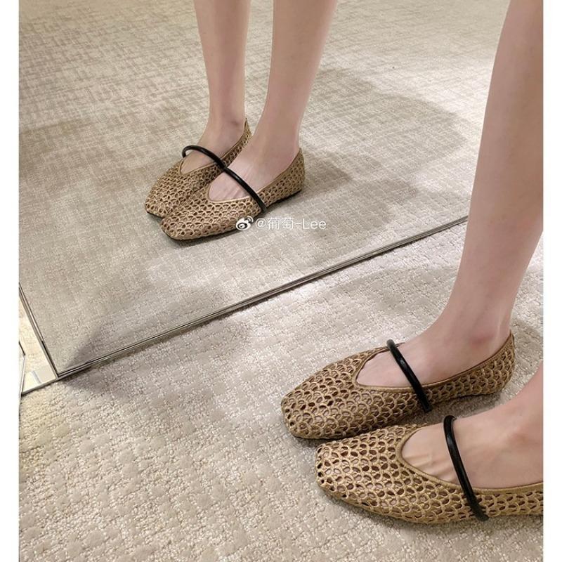 New casual soft-soled sandals women's flat-soled summer fashion hollow jelly shoes shallow plastic single shoes sand reality