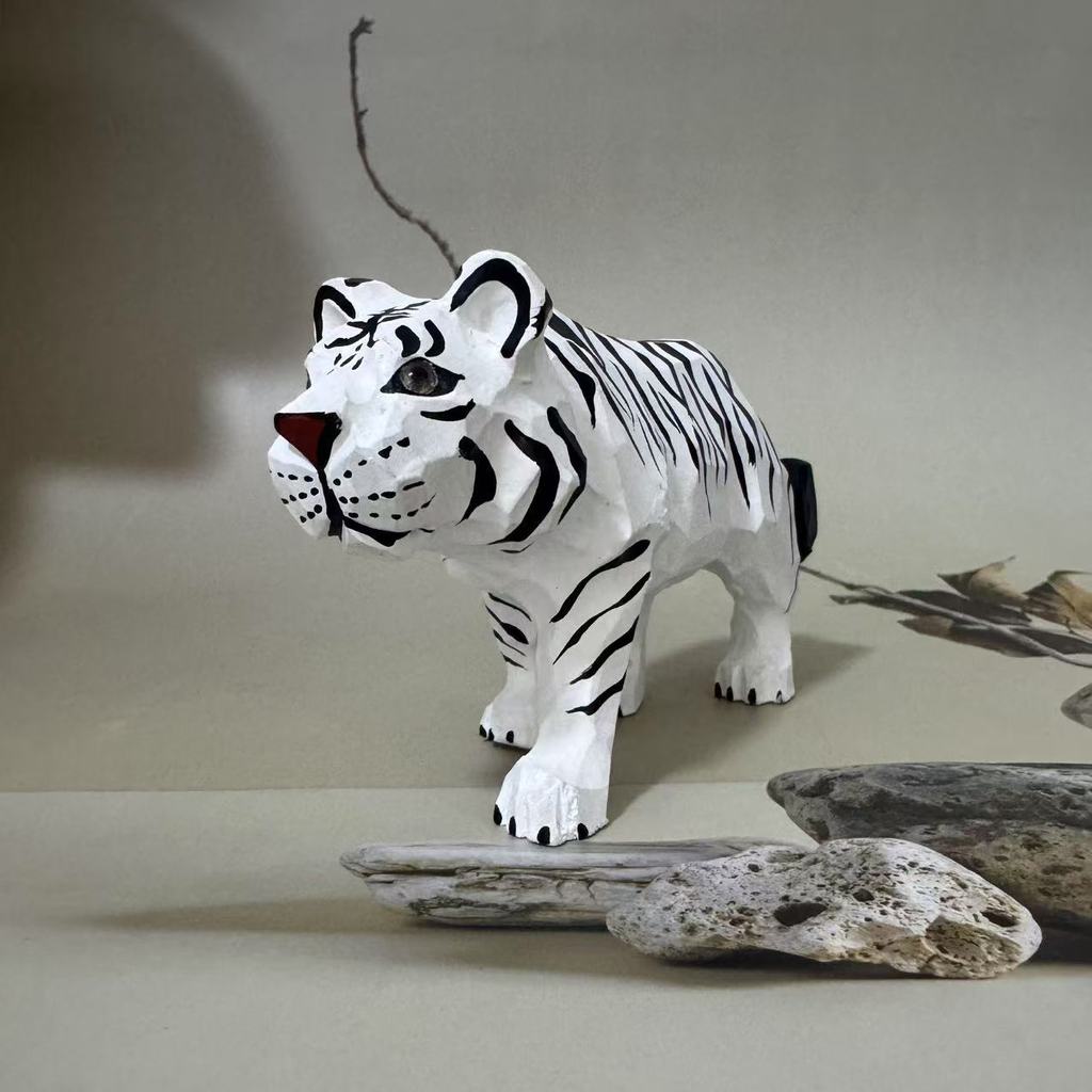 Wooden Animal Carving Decor Set With Handcrafted Art For Desktop Display And Gift Giving
