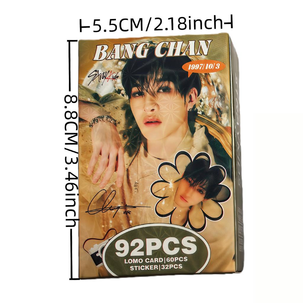 92 Stück Stray Kids Fotokarten KOREAN POP Hohl-Fotokarten-Set Stray Kids 60 Stück Riesen-Albumkarten 32 Stück Aufkleber-Packung Karten für Jungen und Mädchen