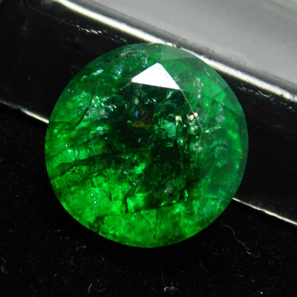 Natural Green Emerald Loose Gemstone Colombian Round Cut 9 Ct for Jewelry Making and Gem Collections