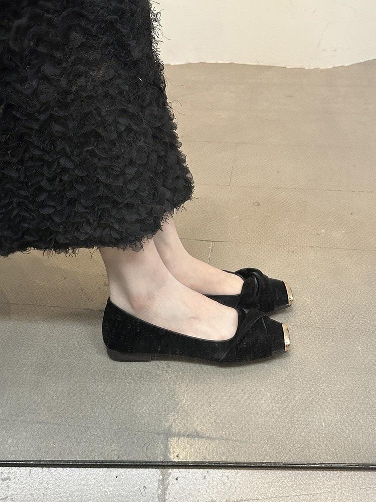 

Новый темперамент с юбкой туфли-лодочки женские с открытым верхом атласные с квадратным носком на плоской подошве женские туфли 35 чёрный