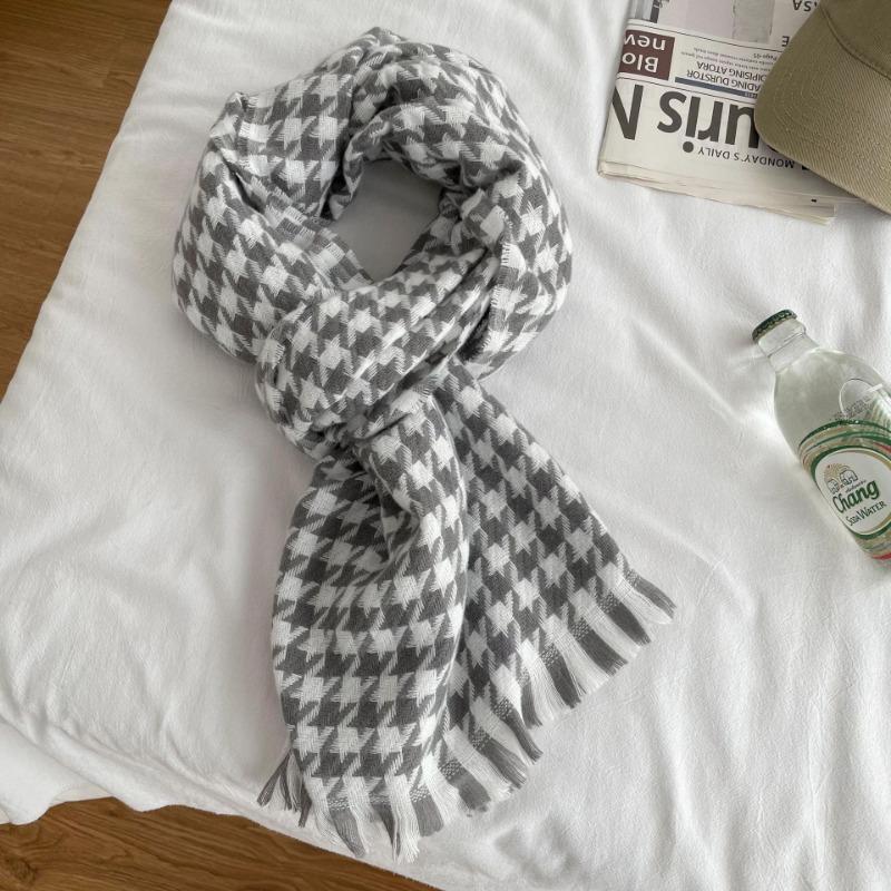 Simple new classic black and white imitation cashmere scarf women's thickened thermal air conditioner neck protection shawl scarf