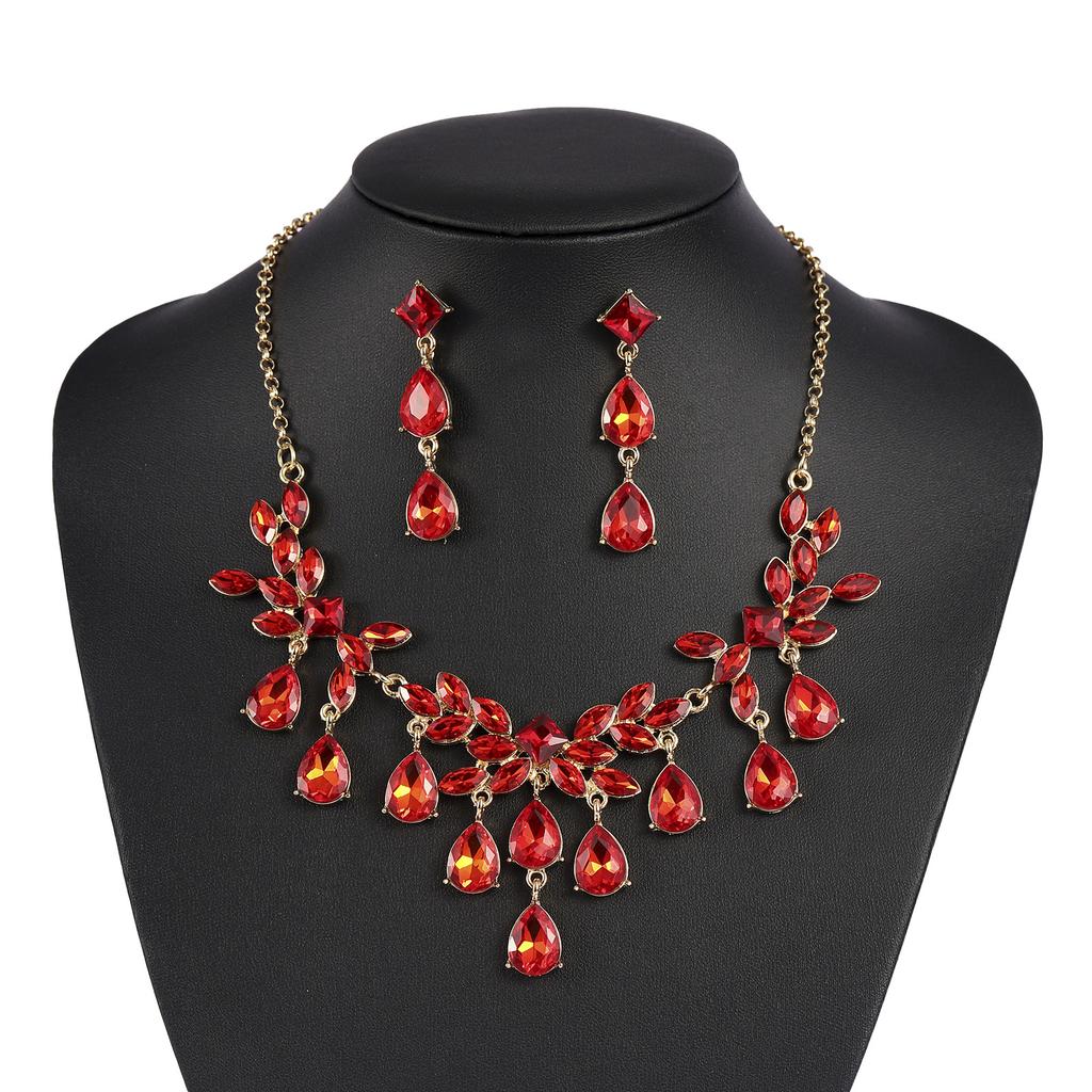 High-end atmospheric exaggerated necklace, earrings, bracelet, jewelry set.