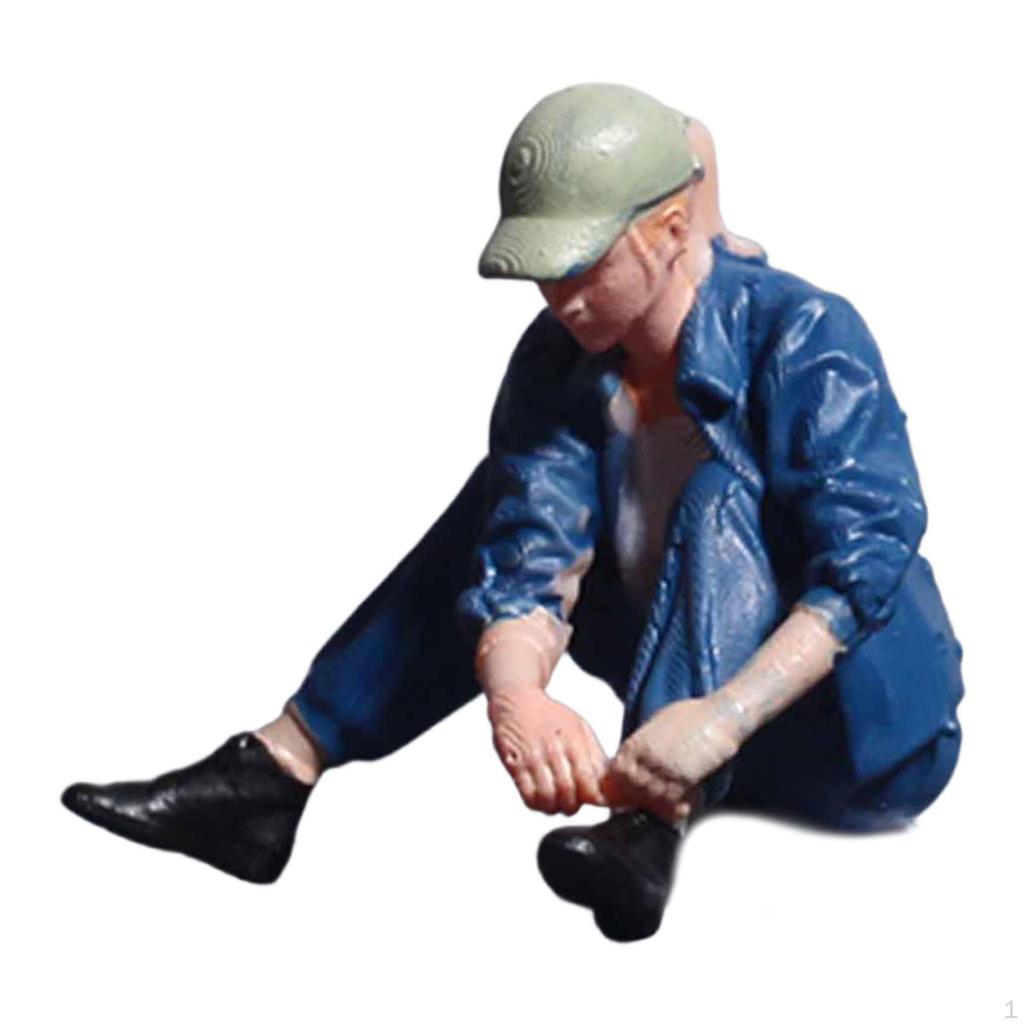 1/64 Female Car Miniature Figurine, Made of Resin, for Diorama Or Photography Accessory.