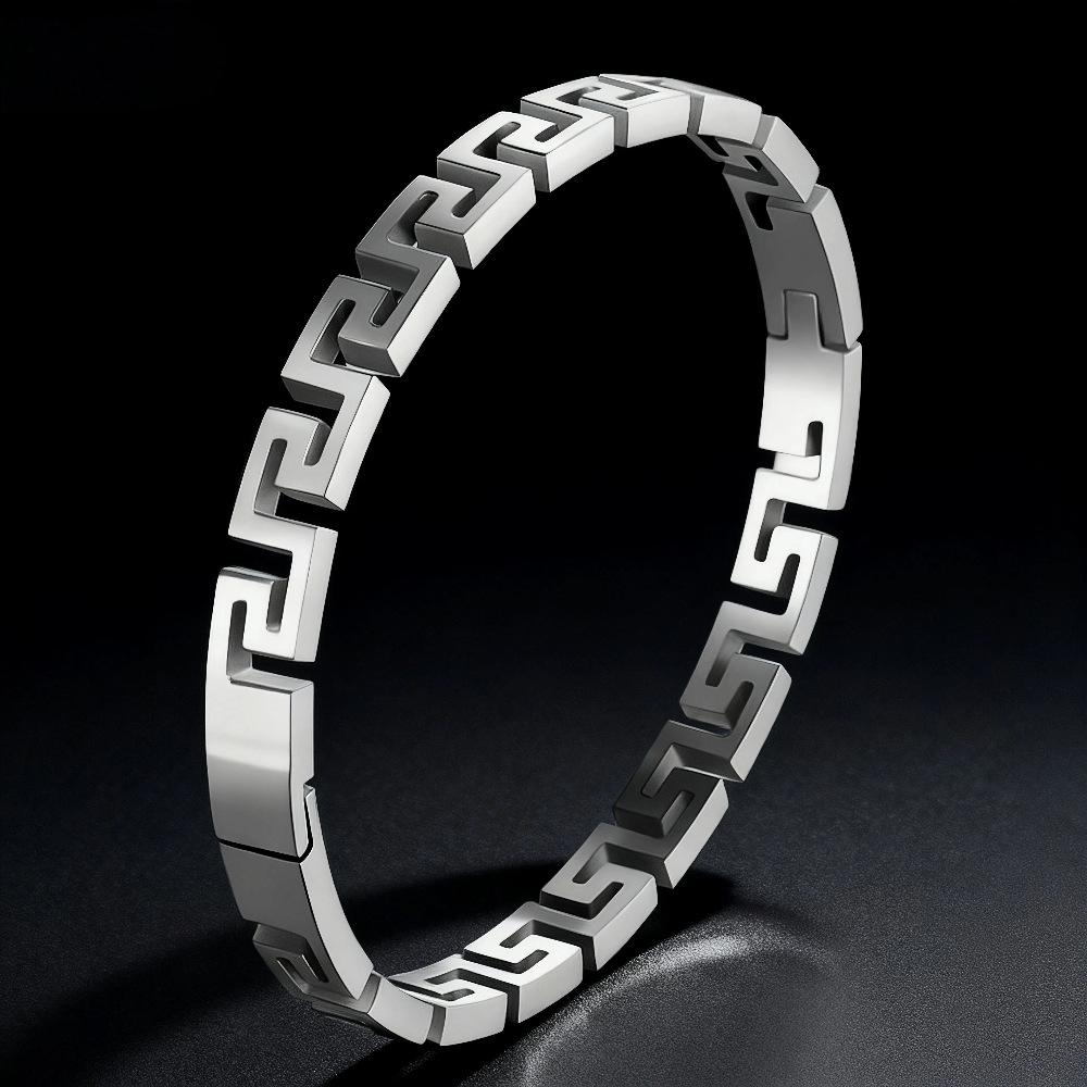 Titanium Steel Bracelet Niche Versatile Style Light Luxury High-end Bracelet One  Size(18CM~21CM)
