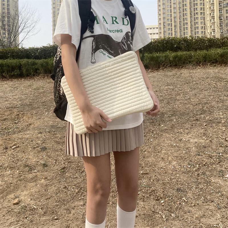 White 15-16 Inch Laptop and Tablet Sleeve Bag