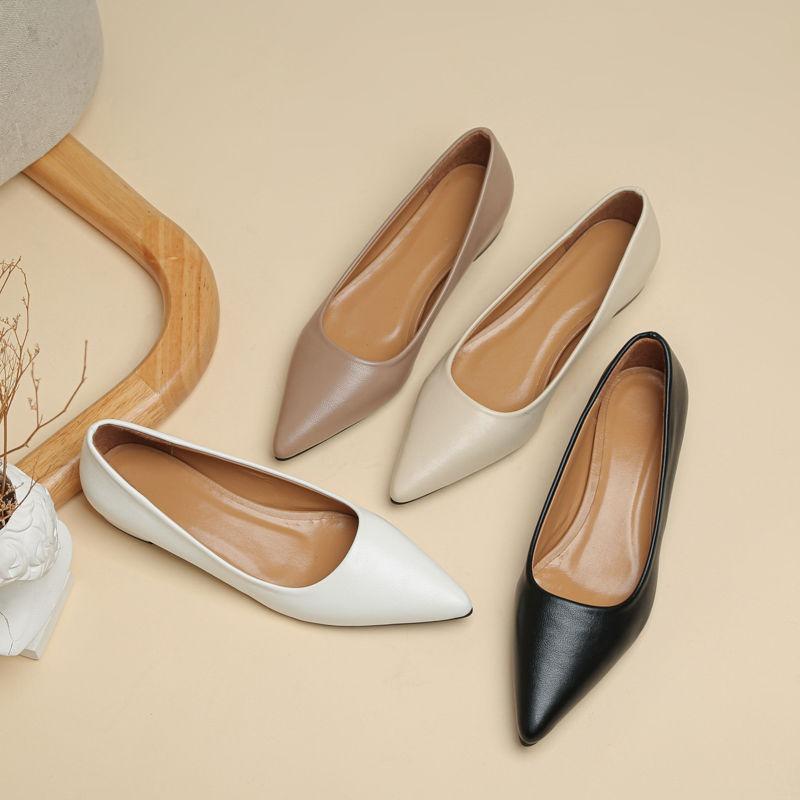 Soft-soled professional black flat shoes women's pointed head, shallow mouth, comfortable and not tired feet, new spring work shoes