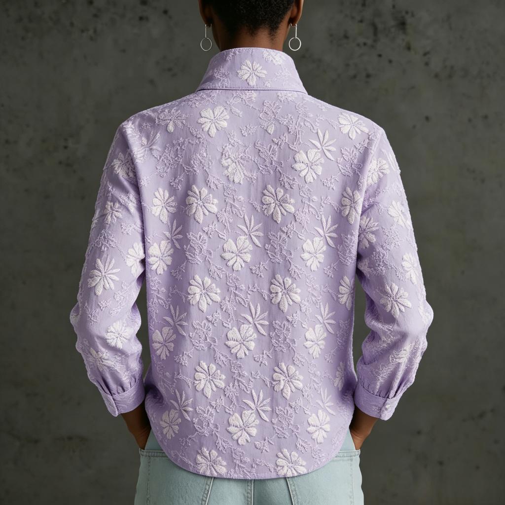Blusa de Mujer con Estampado Floral, Manga Larga, Cuello Alto y Media Botonadura