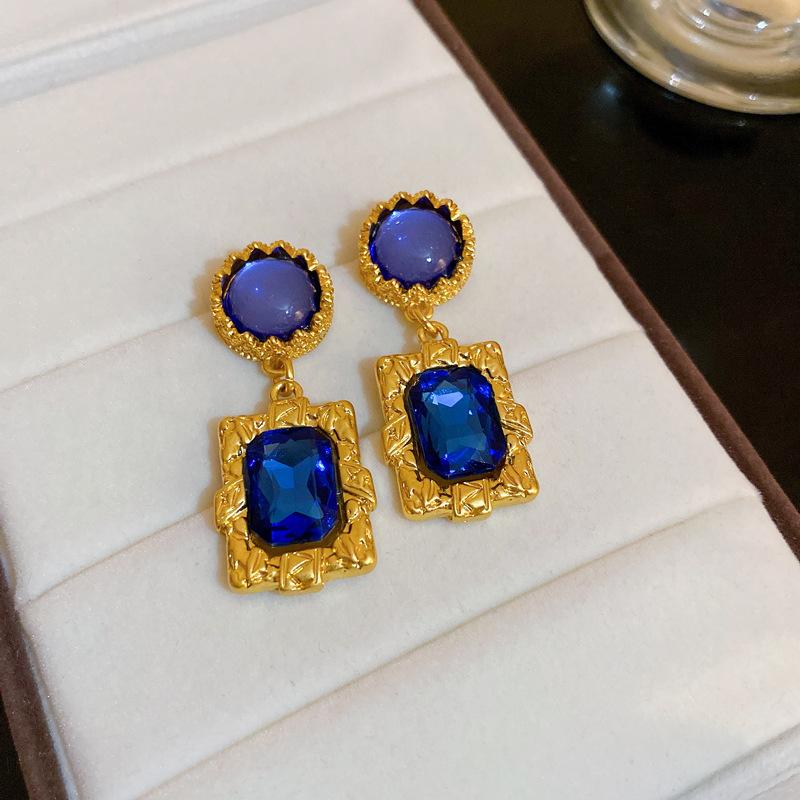 Silver Needle Zircon Earrings Retro Light Luxury Court Style Stud Earrings Niche High-end Earrings