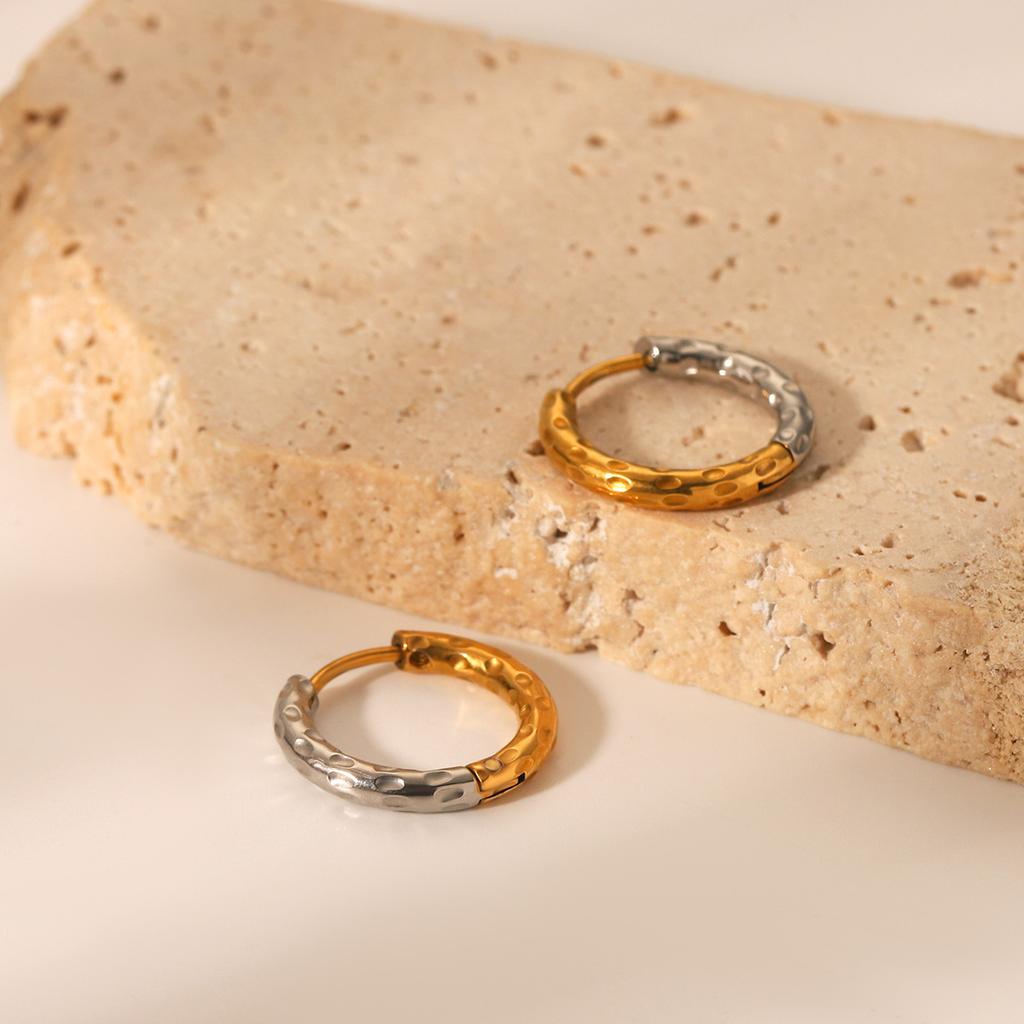 Minimalist style gold and silver color-block hammered texture earrings for women, niche design hoop earrings, simple ear jewelry