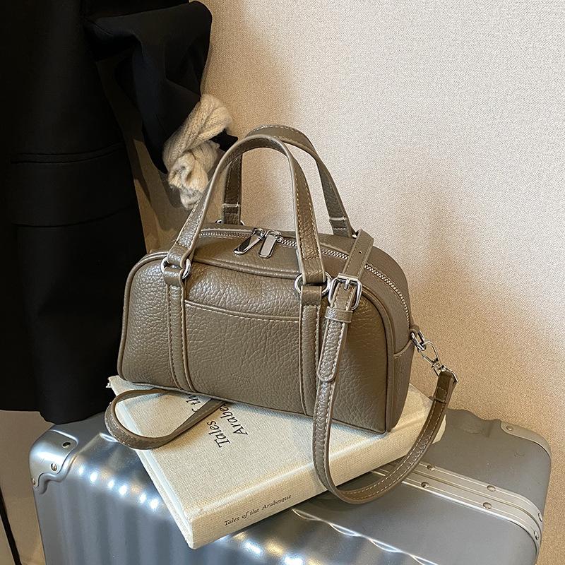 Retro High-end Handbag Women's 2025 Autumn and Winter New Commuter Versatile Boston Bag Casual Shoulder Messenger Bag