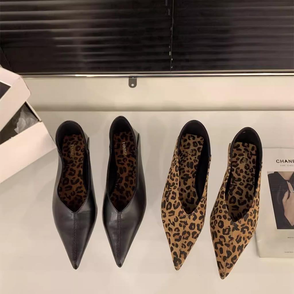 Flat bottom black pointed single shoes women's shoes 2025 new spring retro suede French leopard print light mouth commuter shoes